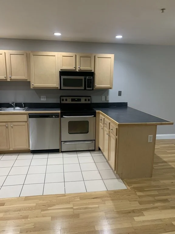 1 bed, 1 bath apartment for rent at 25 Alpine St Unit 9, Hyde Park — photo 5 of 18