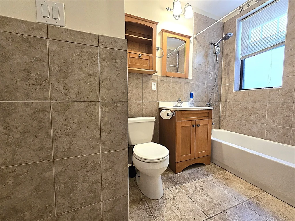 3 bed, 2 bath apartment for rent at 25 Alton Pl Unit 2R, Coolidge Corner — photo 7 of 12