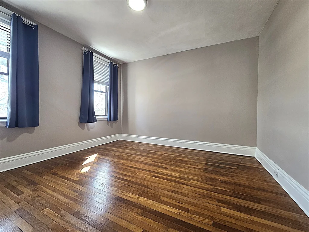 3 bed, 2 bath apartment for rent at 25 Alton Pl Unit 2R, Coolidge Corner — photo 8 of 12