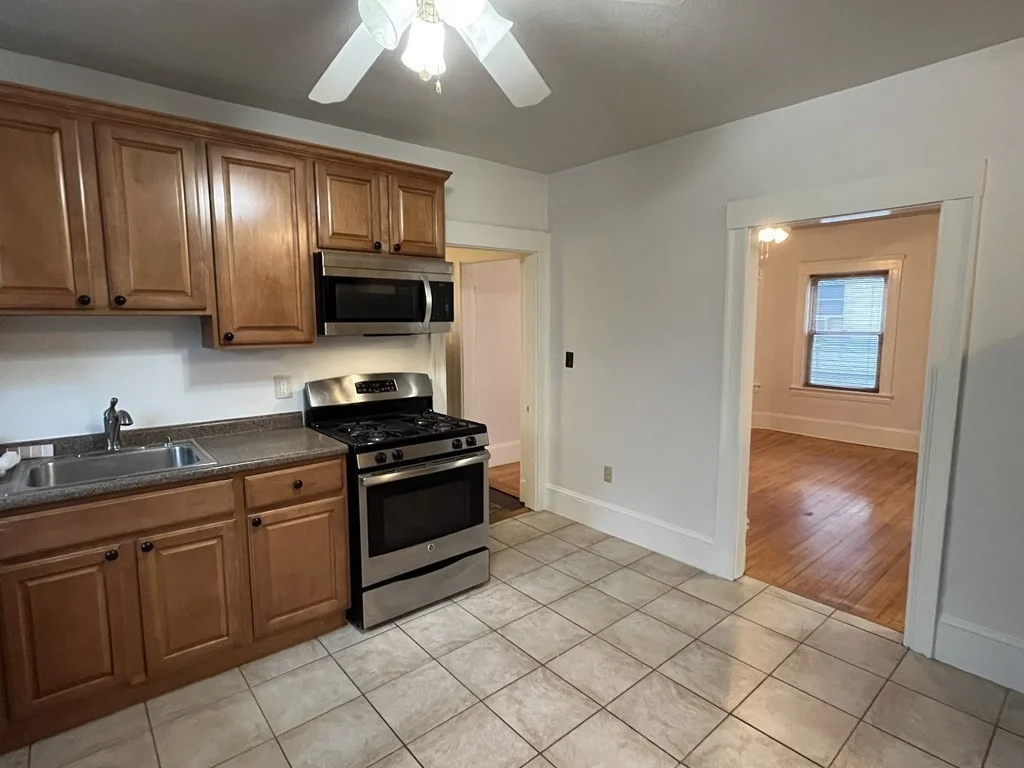 3 bed, 1 bath apartment for rent at 25 Amaranth Ave Unit 2, Wellington