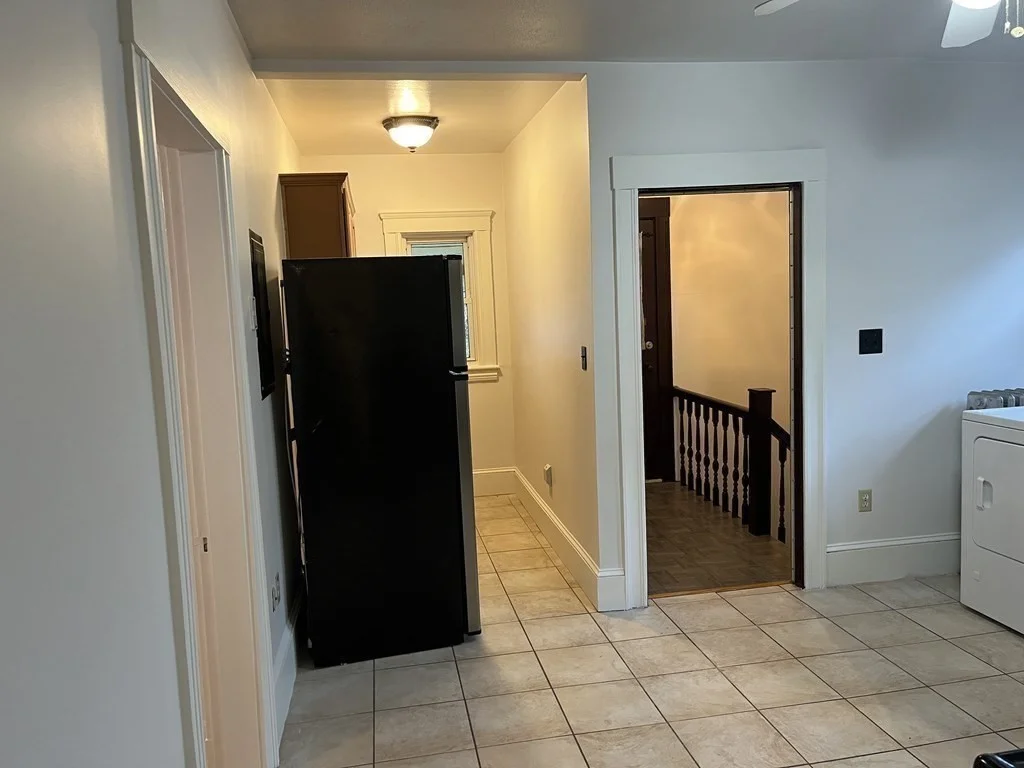 3 bed, 1 bath apartment for rent at 25 Amaranth Ave Unit 2, Wellington — photo 4 of 26