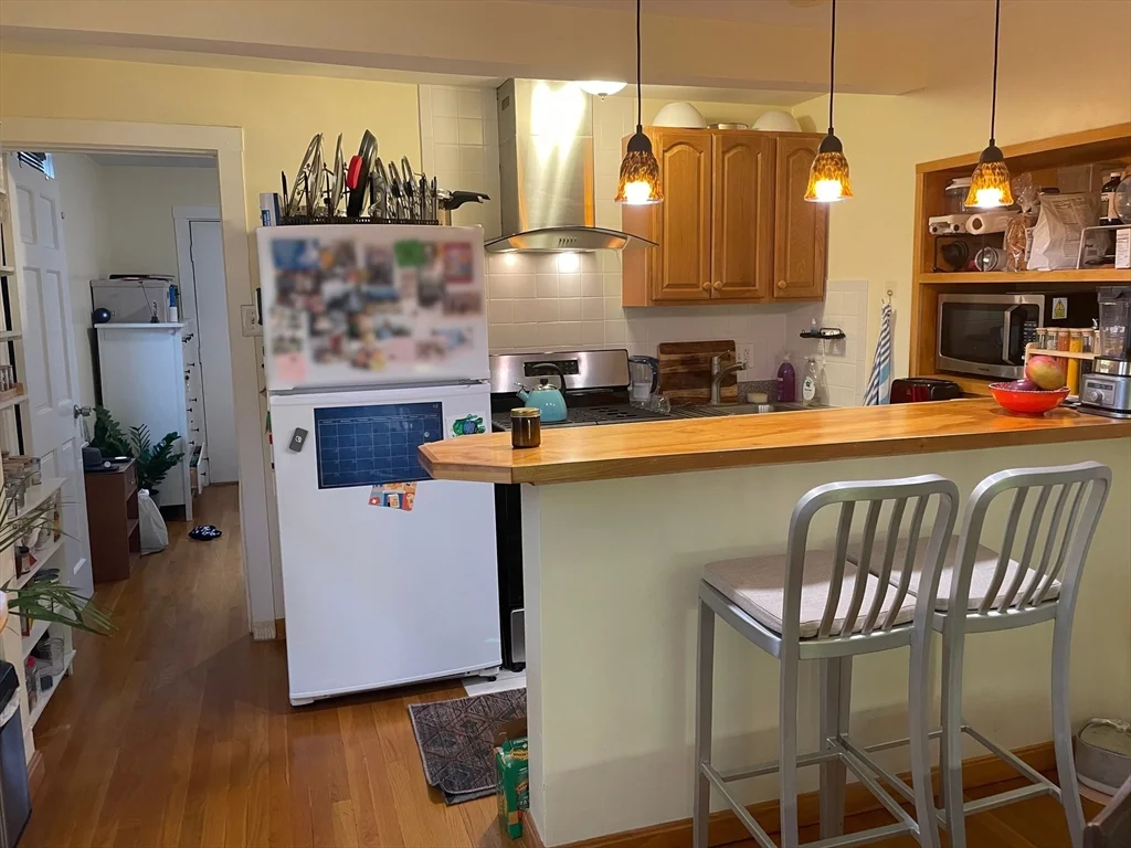 2 bed, 1 bath apartment for rent at 25 Andrew St Unit 1, Cambridgeport — photo 1 of 15