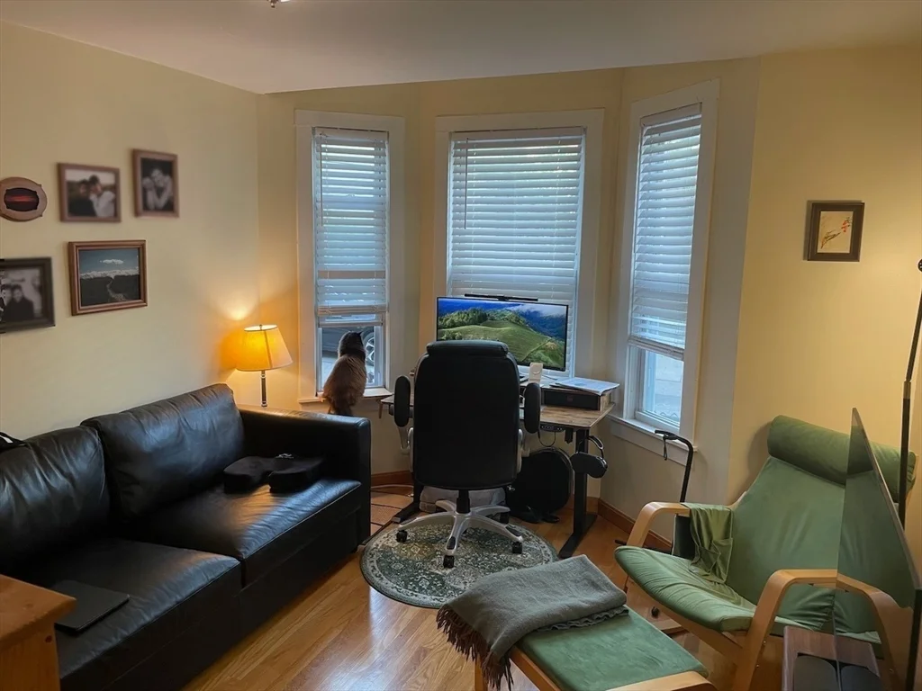 2 bed, 1 bath apartment for rent at 25 Andrew St Unit 1, Cambridgeport — photo 5 of 15