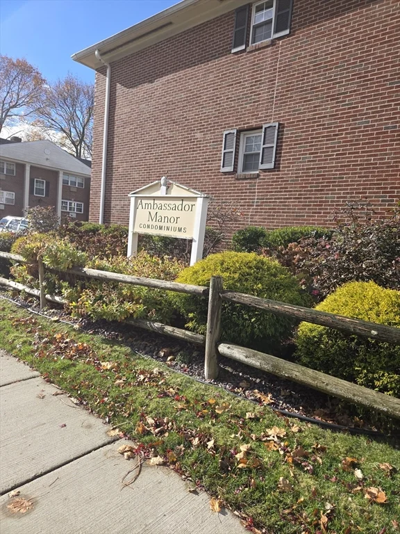 2 bed, 1 bath apartment for rent at 25 Arlington Rd Unit 11, Woburn — photo 2 of 14