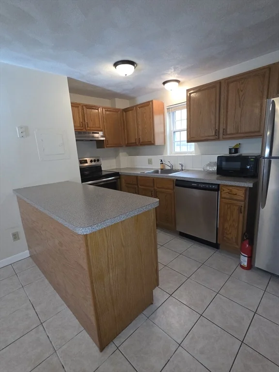 2 bed, 1 bath apartment for rent at 25 Arlington Rd Unit 11, Woburn — photo 12 of 14