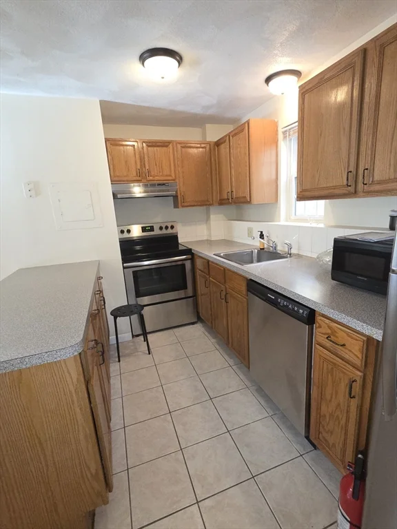 2 bed, 1 bath apartment for rent at 25 Arlington Rd Unit 11, Woburn — photo 13 of 14