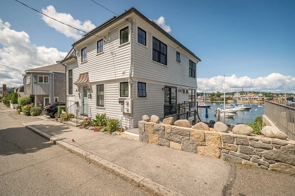 3 bed, 3 bath apartment for rent at 25 Atlantic Ave Unit 1, Rockport — photo 3 of 25