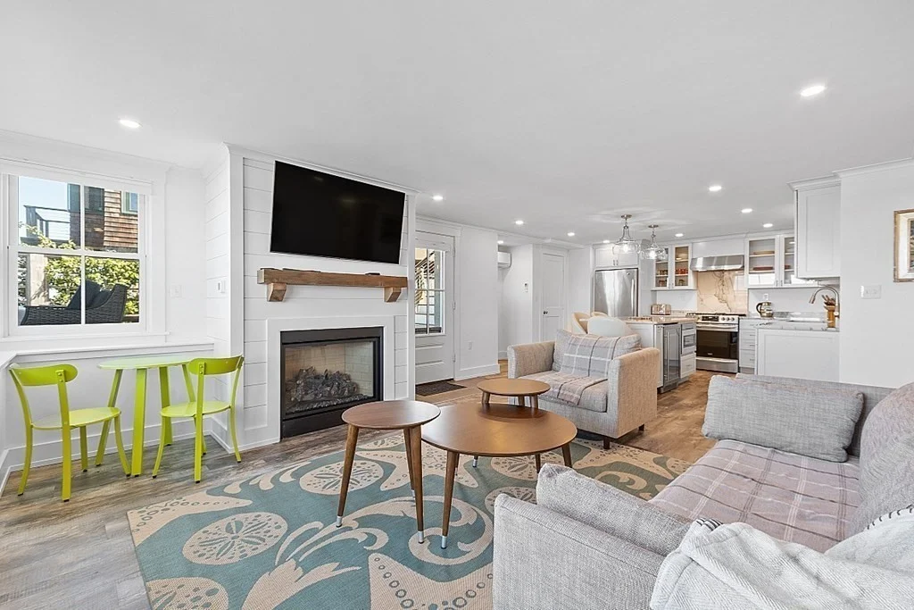 1 bed, 1 bath apartment for rent at 25 Atlantic Ave Unit 2, Rockport — photo 4 of 30