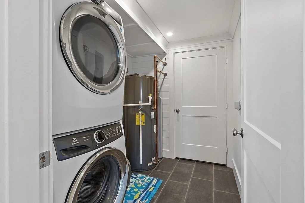 1 bed, 1 bath apartment for rent at 25 Atlantic Ave Unit 2, Rockport — photo 23 of 30