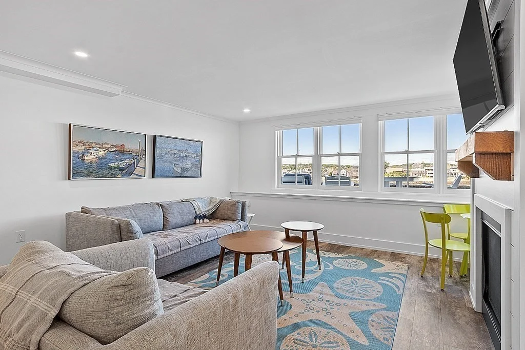 1 bed, 1 bath apartment for rent at 25 Atlantic Ave Unit 2, Rockport — photo 2 of 30