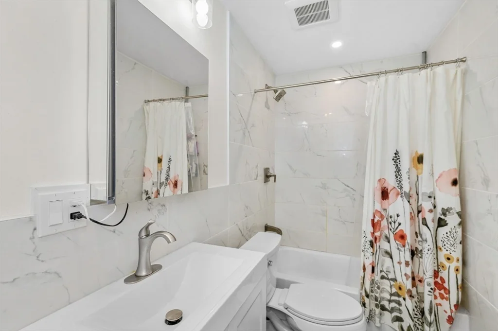 4 bed, 1 bath apartment for rent at 25 Bay State Rd Unit 2, Back Bay — photo 14 of 19