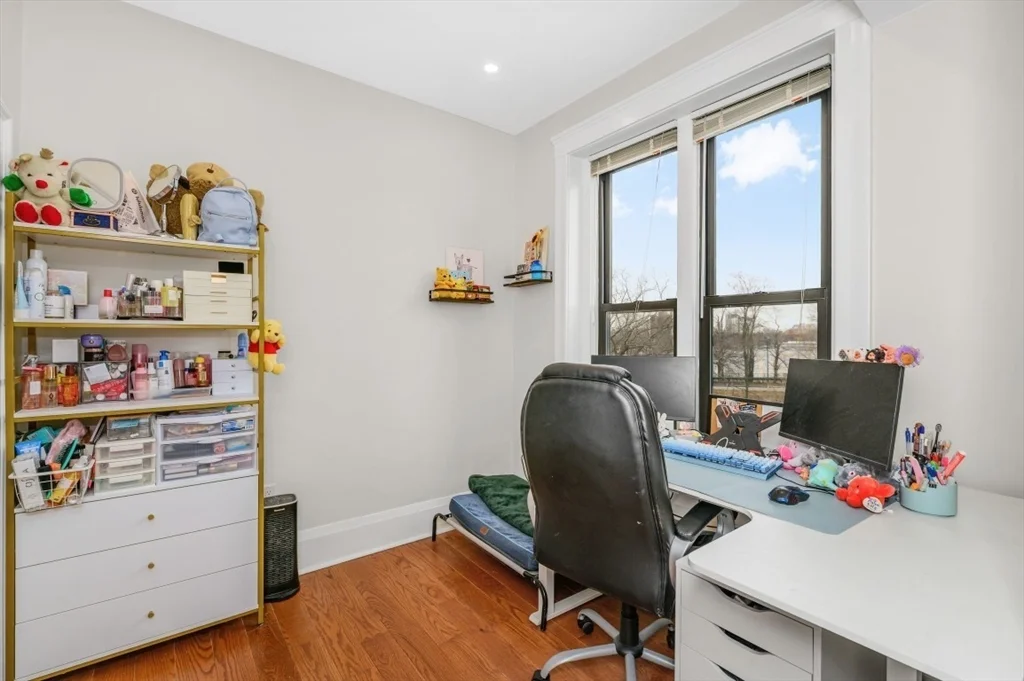 4 bed, 1 bath apartment for rent at 25 Bay State Rd Unit 2, Back Bay — photo 12 of 19