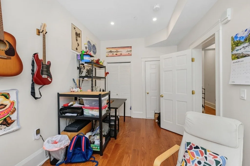 4 bed, 1 bath apartment for rent at 25 Bay State Rd Unit 2, Back Bay — photo 9 of 19