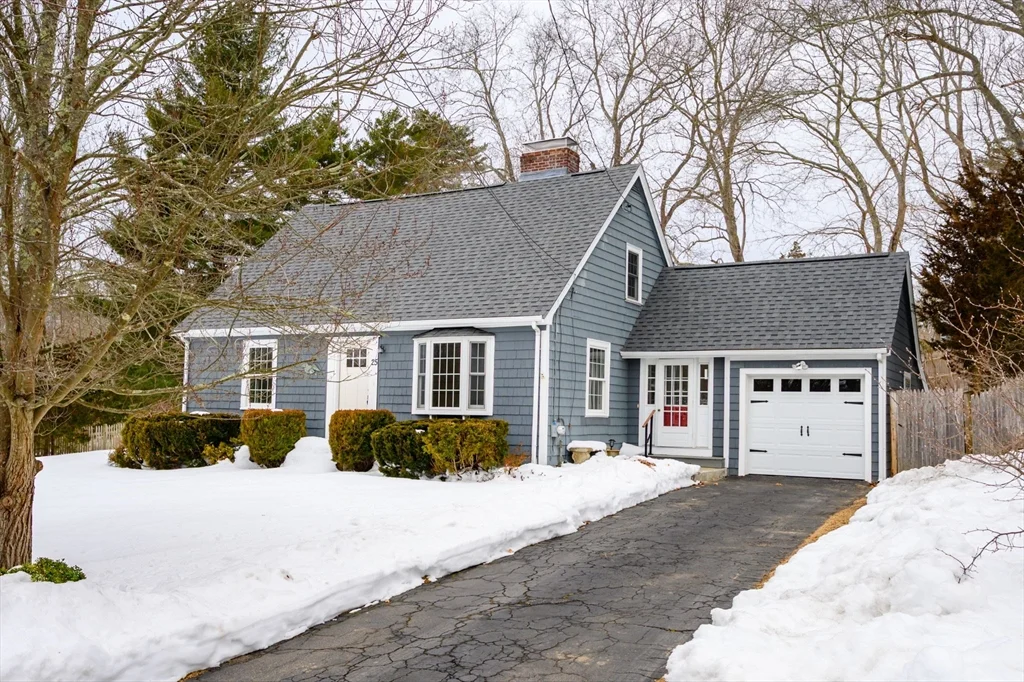 4 bed, 2 bath apartment for rent at 25 Bayberry Ln, Cohasset — photo 34 of 37