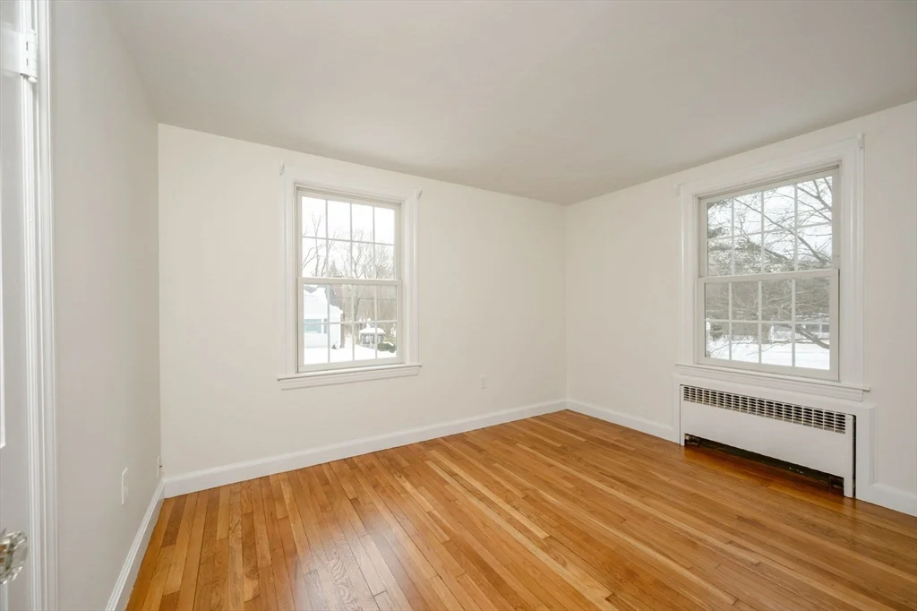 4 bed, 2 bath apartment for rent at 25 Bayberry Ln, Cohasset — photo 14 of 37