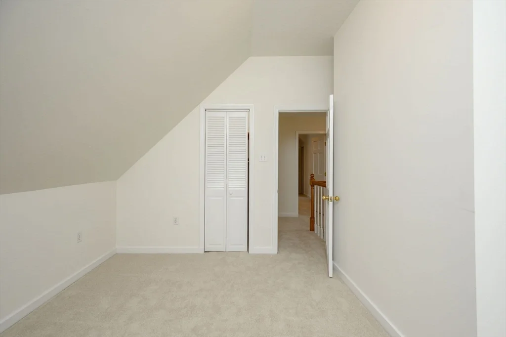 4 bed, 2 bath apartment for rent at 25 Bayberry Ln, Cohasset — photo 23 of 37