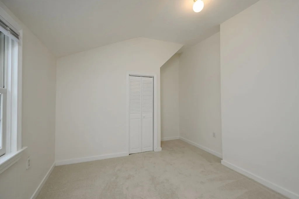 4 bed, 2 bath apartment for rent at 25 Bayberry Ln, Cohasset — photo 24 of 37
