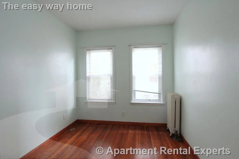 4 bed, 1 bath apartment for rent at 25 Belknap St Unit 1, Teele Square — photo 7 of 21