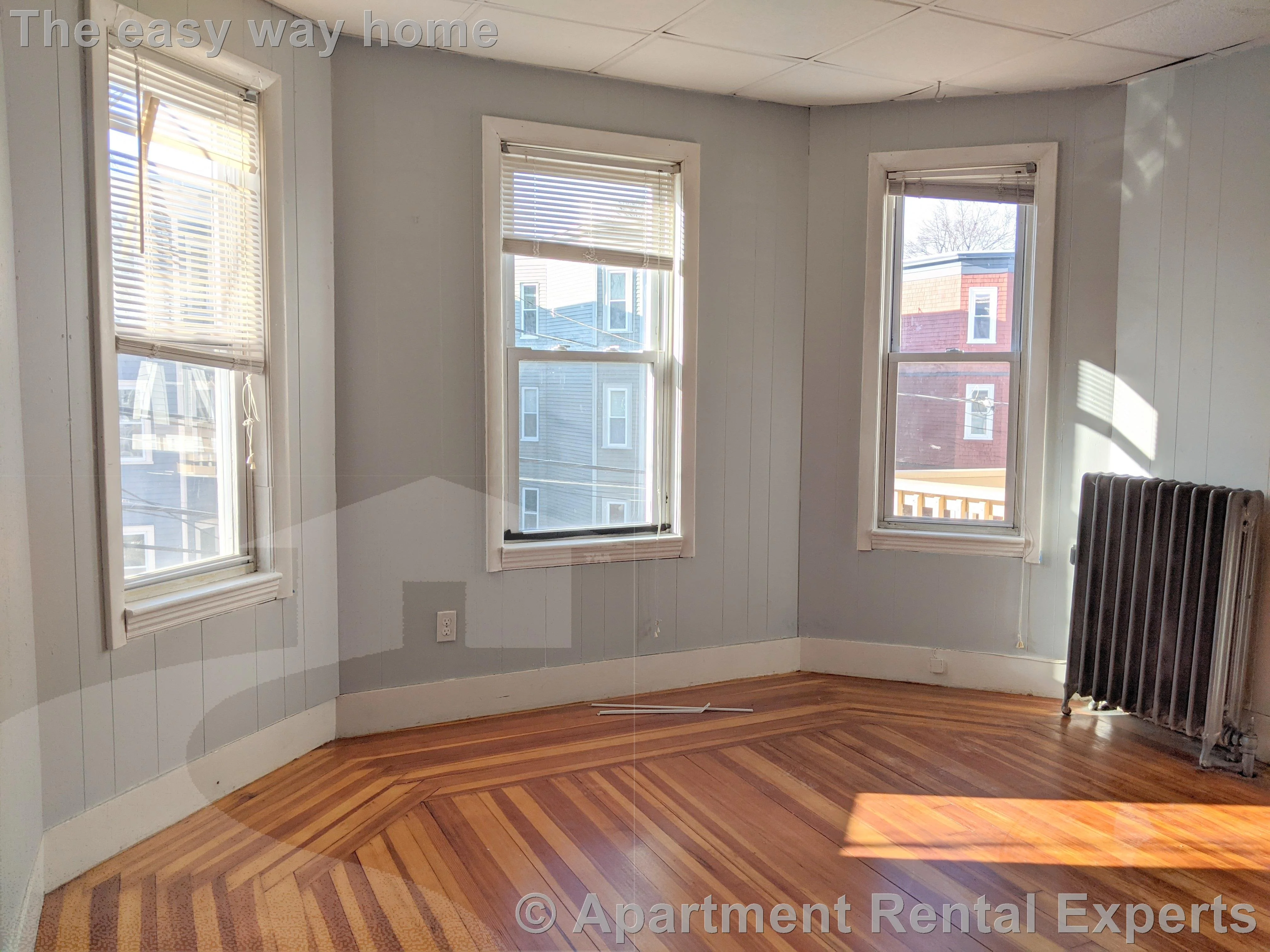 4 bed, 1 bath apartment for rent at 25 Belknap St Unit 2, Teele Square