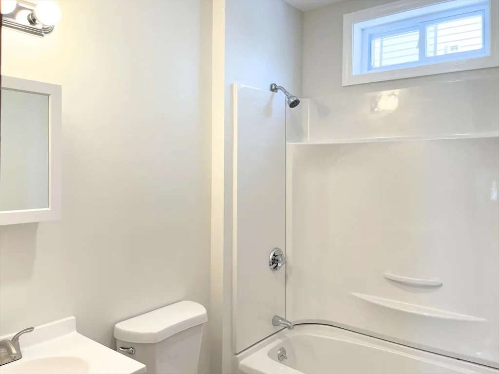 3 bed, 1 bath apartment for rent at 25 Bennett St Unit 2, Beverly — photo 17 of 19