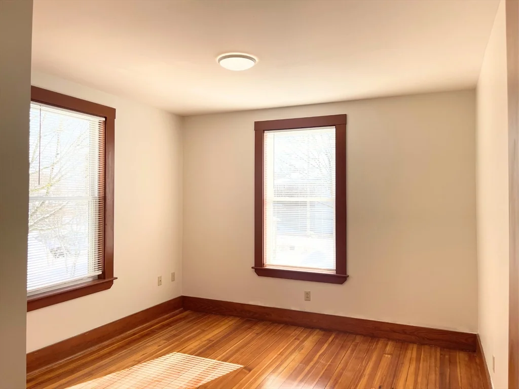 3 bed, 1 bath apartment for rent at 25 Bennett St Unit 2, Beverly — photo 14 of 19