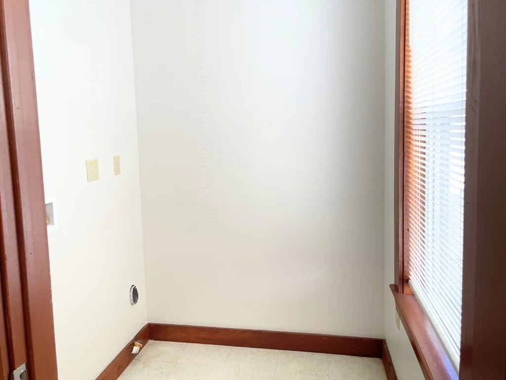 3 bed, 1 bath apartment for rent at 25 Bennett St Unit 2, Beverly — photo 18 of 19