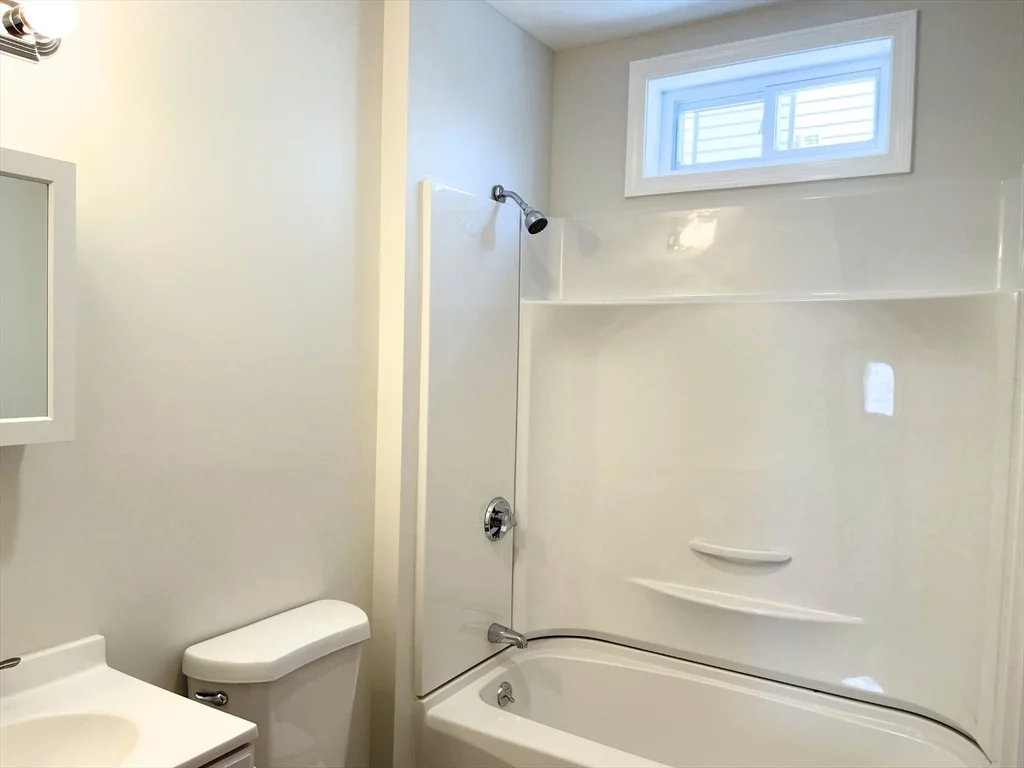 3 bed, 1 bath apartment for rent at 25 Bennett St Unit 2, Beverly — photo 16 of 19