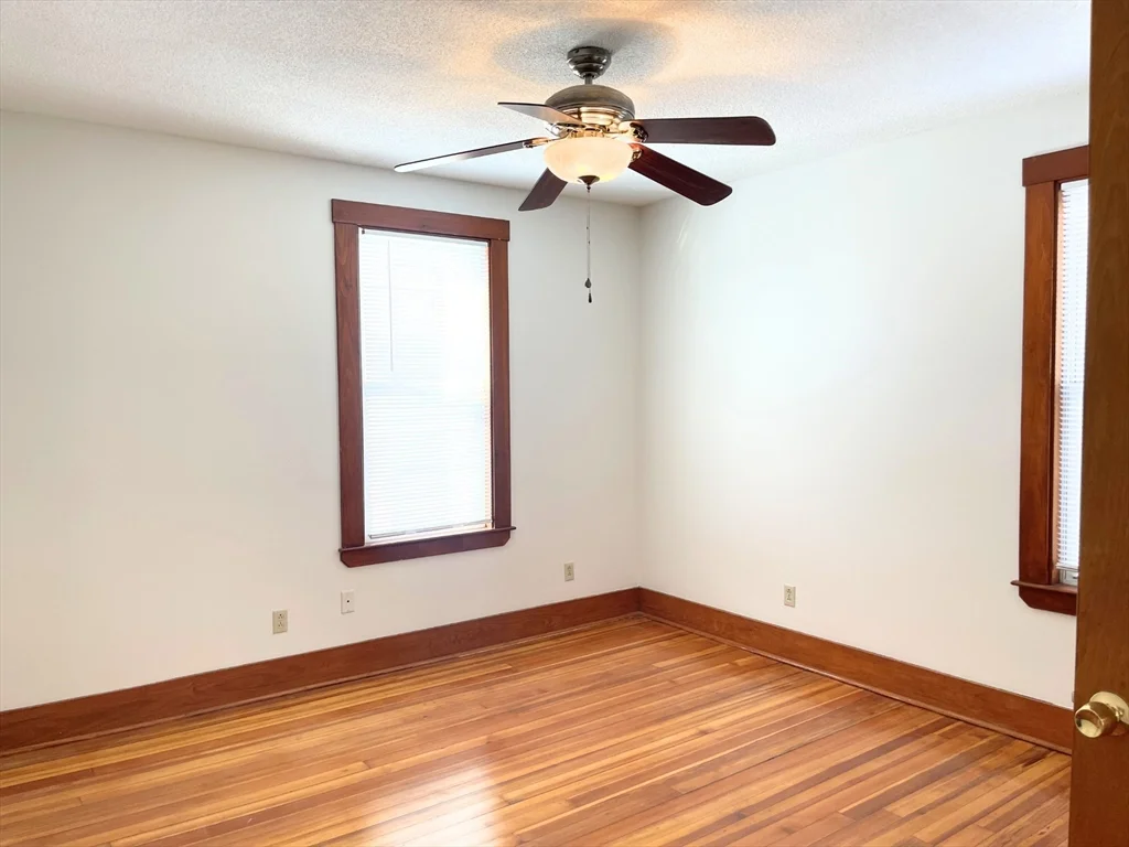 3 bed, 1 bath apartment for rent at 25 Bennett St Unit 2, Beverly — photo 6 of 19
