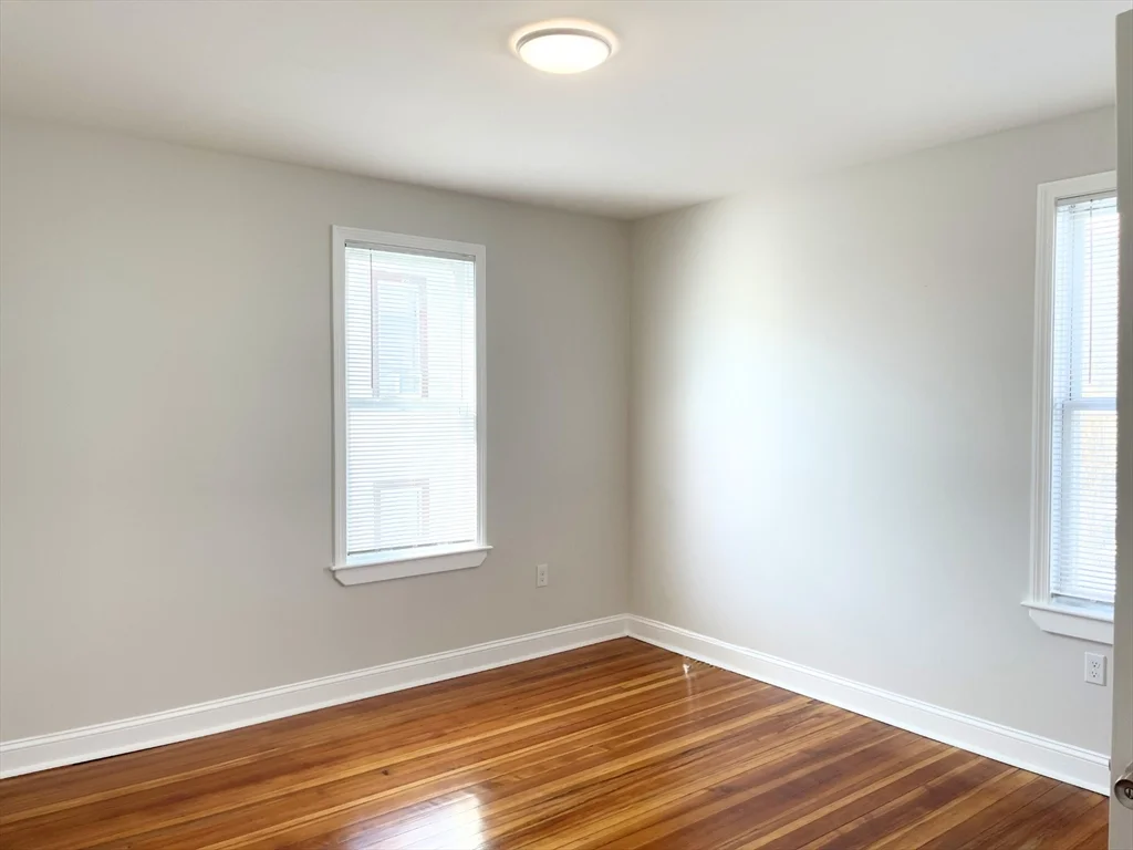 3 bed, 1 bath apartment for rent at 25 Bennett St Unit 3, Beverly — photo 14 of 19