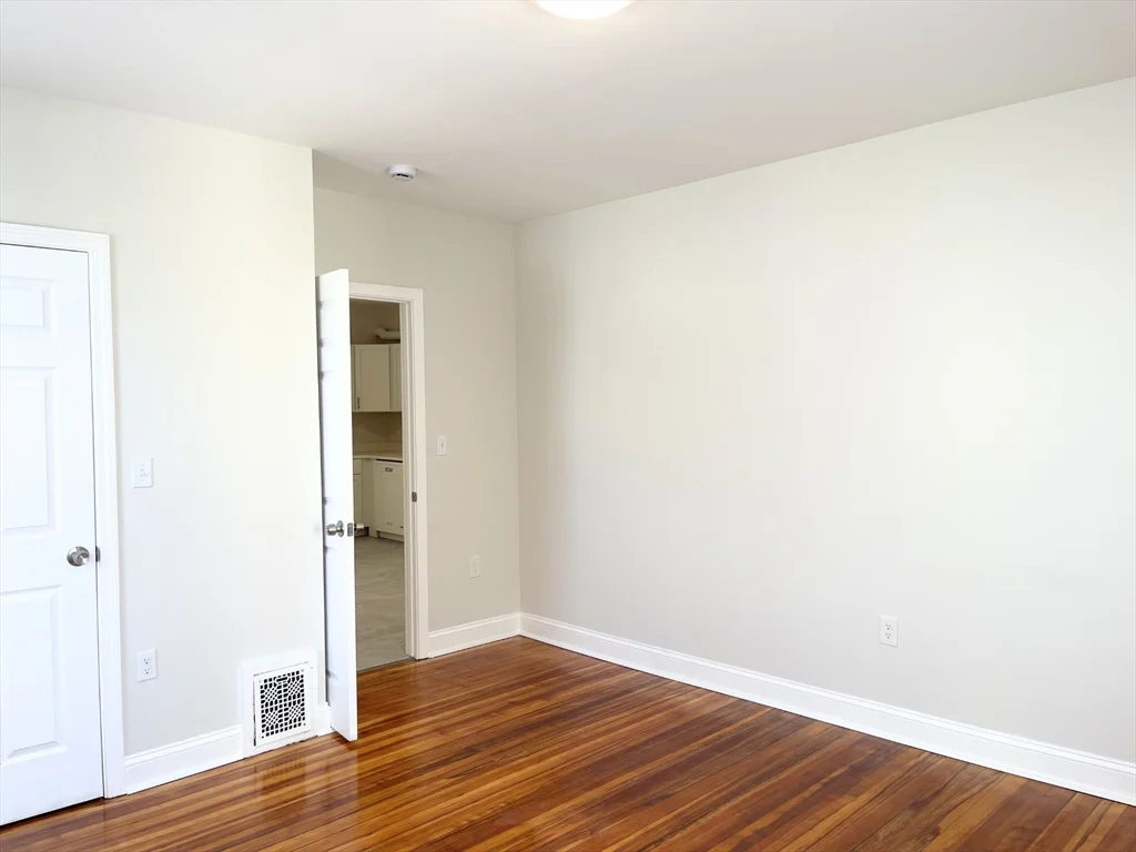 3 bed, 1 bath apartment for rent at 25 Bennett St Unit 3, Beverly — photo 15 of 19