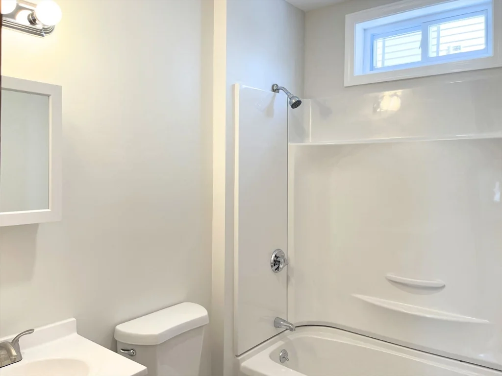 3 bed, 1 bath apartment for rent at 25 Bennett St Unit 3, Beverly — photo 17 of 19
