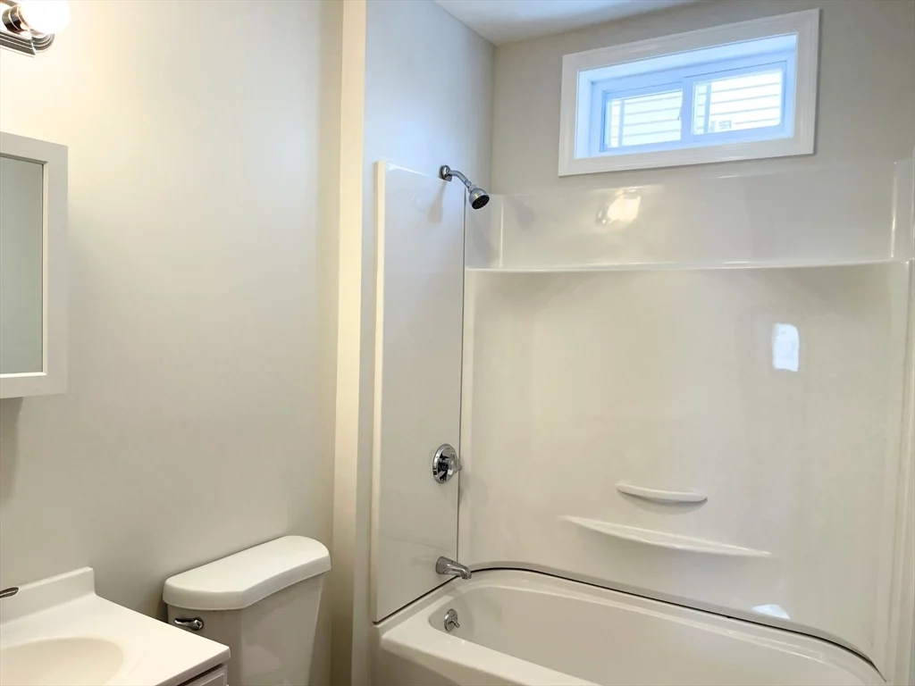 3 bed, 1 bath apartment for rent at 25 Bennett St Unit 3, Beverly — photo 16 of 19