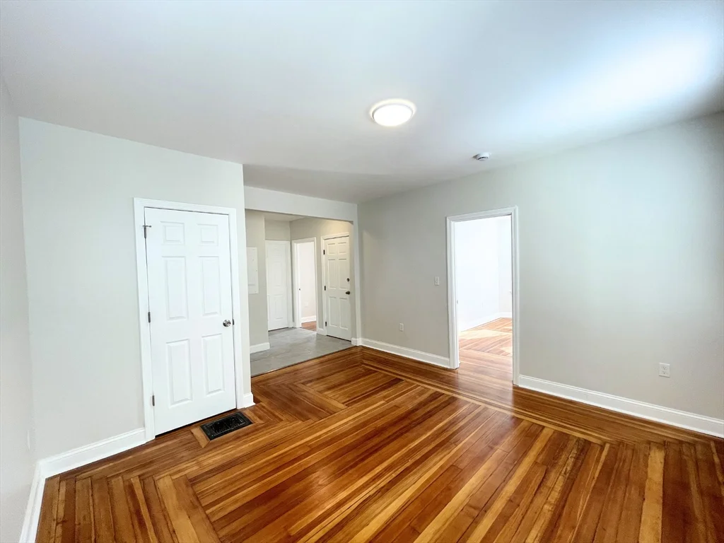 3 bed, 1 bath apartment for rent at 25 Bennett St Unit 3, Beverly — photo 5 of 19