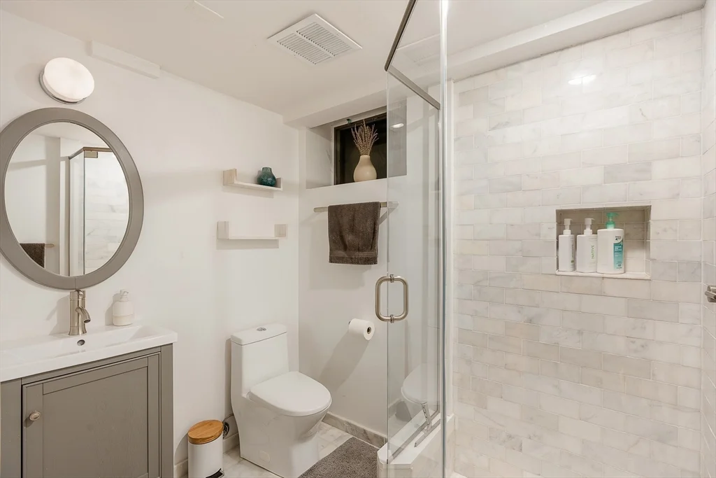 4 bed, 3 bath apartment for rent at 25 Bradford Rd, Newton Highlands — photo 18 of 22