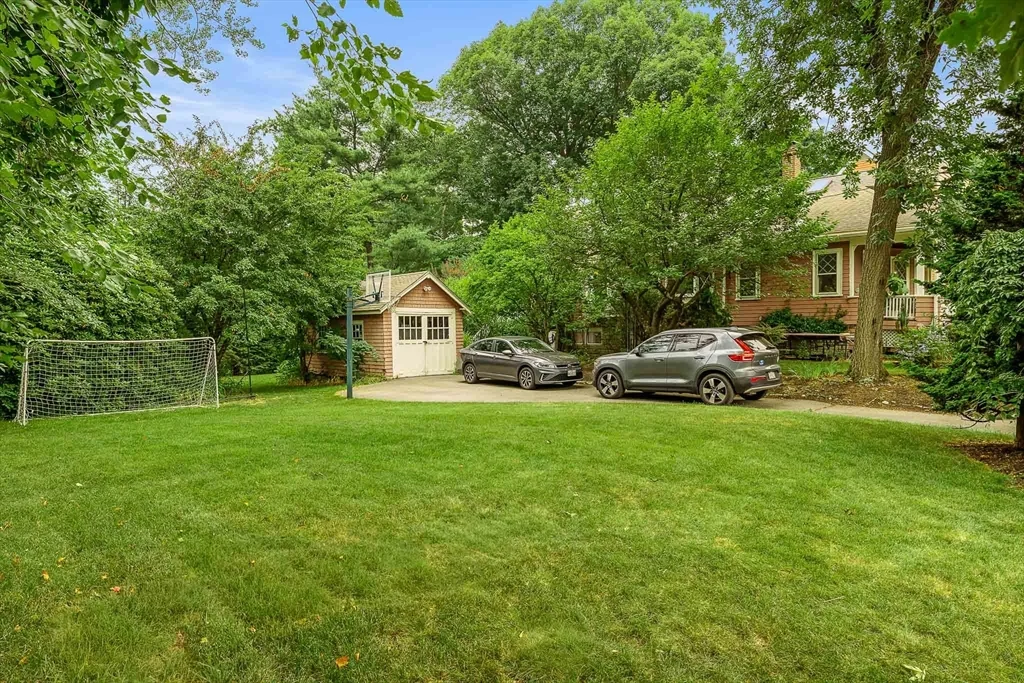 4 bed, 3 bath apartment for rent at 25 Bradford Rd, Newton Highlands — photo 22 of 22