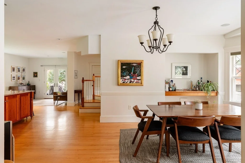 4 bed, 3 bath apartment for rent at 25 Bradford Rd, Newton Highlands — photo 3 of 22