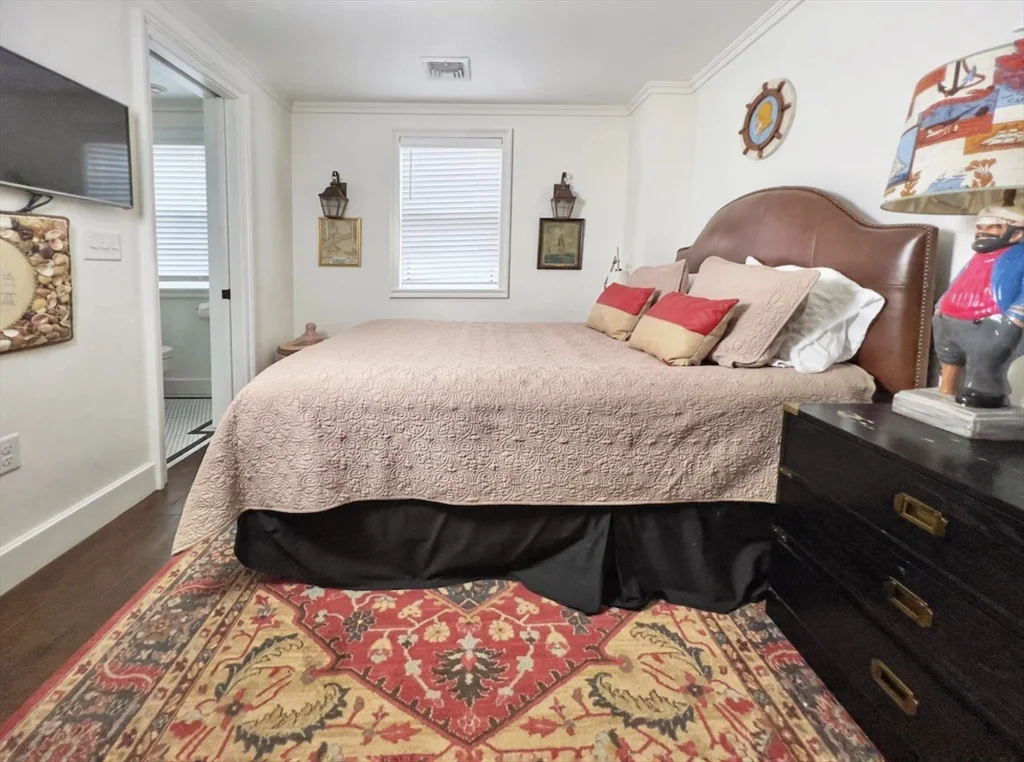 3 bed, 2 bath apartment for rent at 25 Broad St, Nantucket — photo 17 of 37