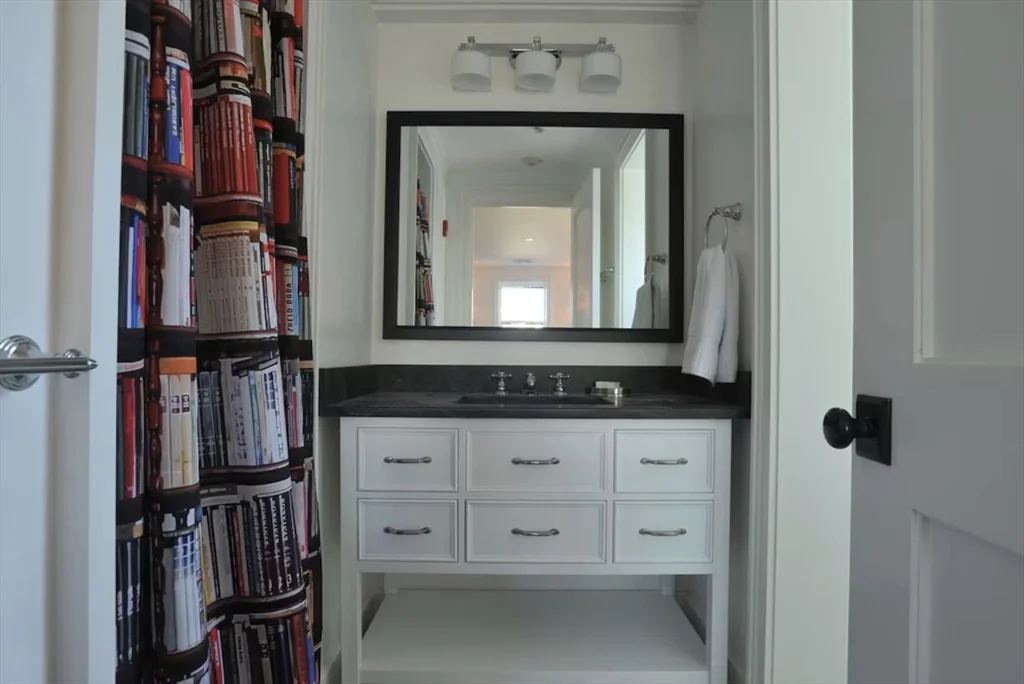 3 bed, 2 bath apartment for rent at 25 Broad St, Nantucket — photo 24 of 37