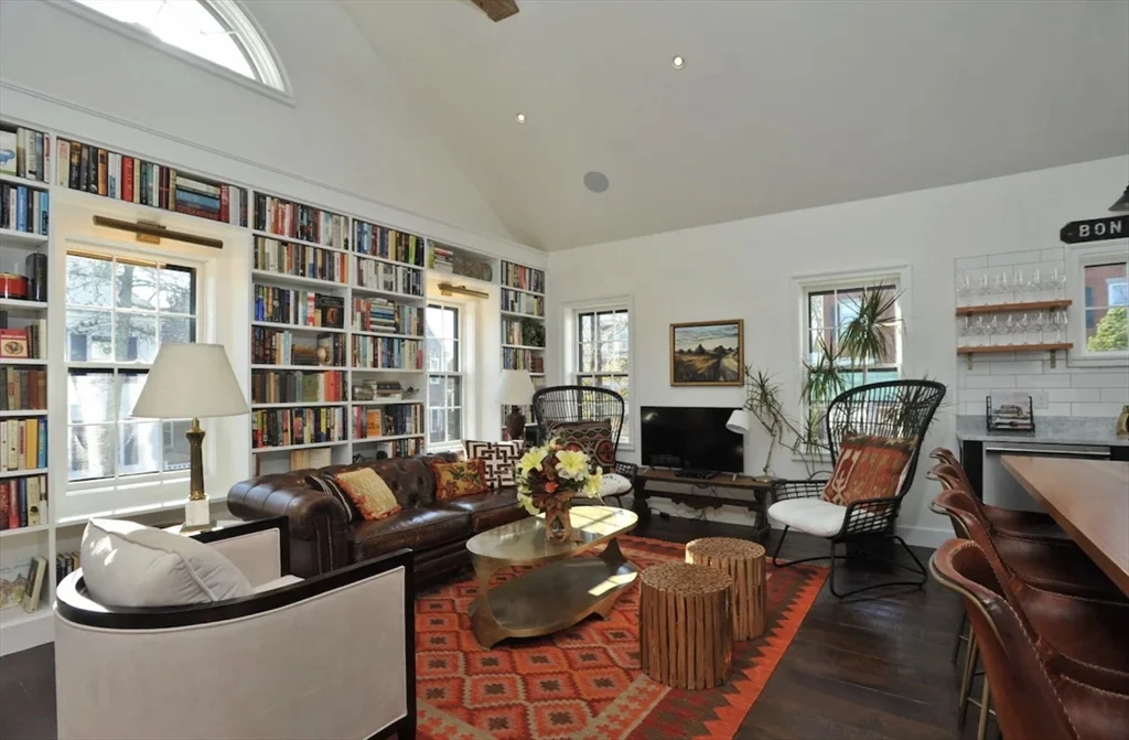 3 bed, 2 bath apartment for rent at 25 Broad St, Nantucket — photo 25 of 37