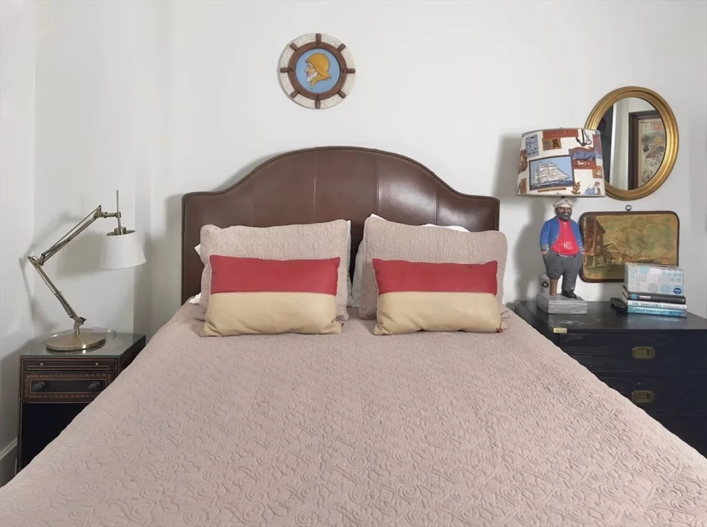 3 bed, 2 bath apartment for rent at 25 Broad St, Nantucket — photo 8 of 37