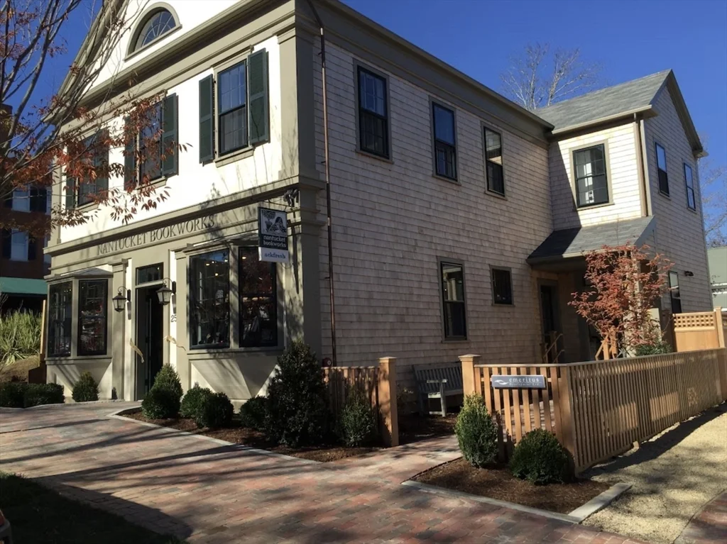 3 bed, 2 bath apartment for rent at 25 Broad St, Nantucket — photo 5 of 37