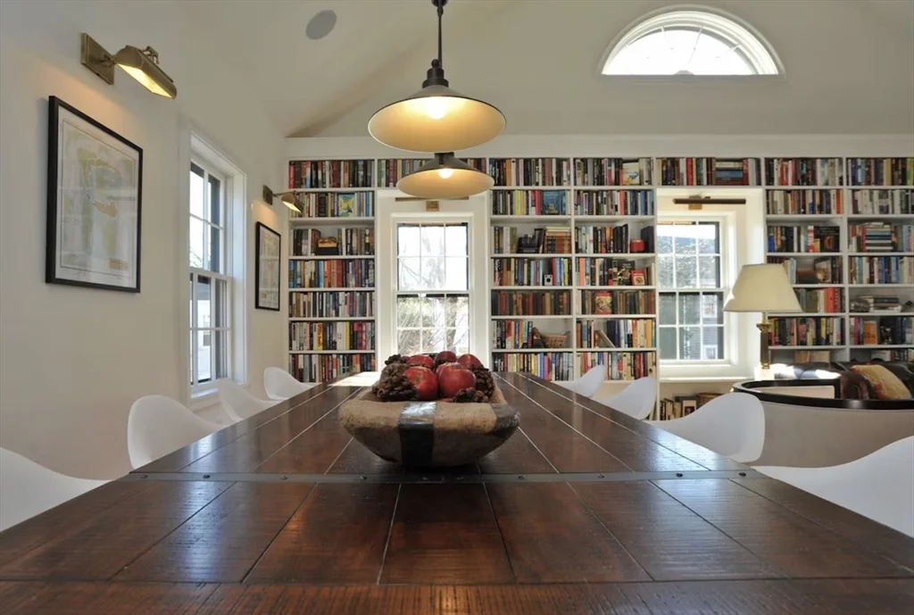 3 bed, 2 bath apartment for rent at 25 Broad St, Nantucket — photo 37 of 37