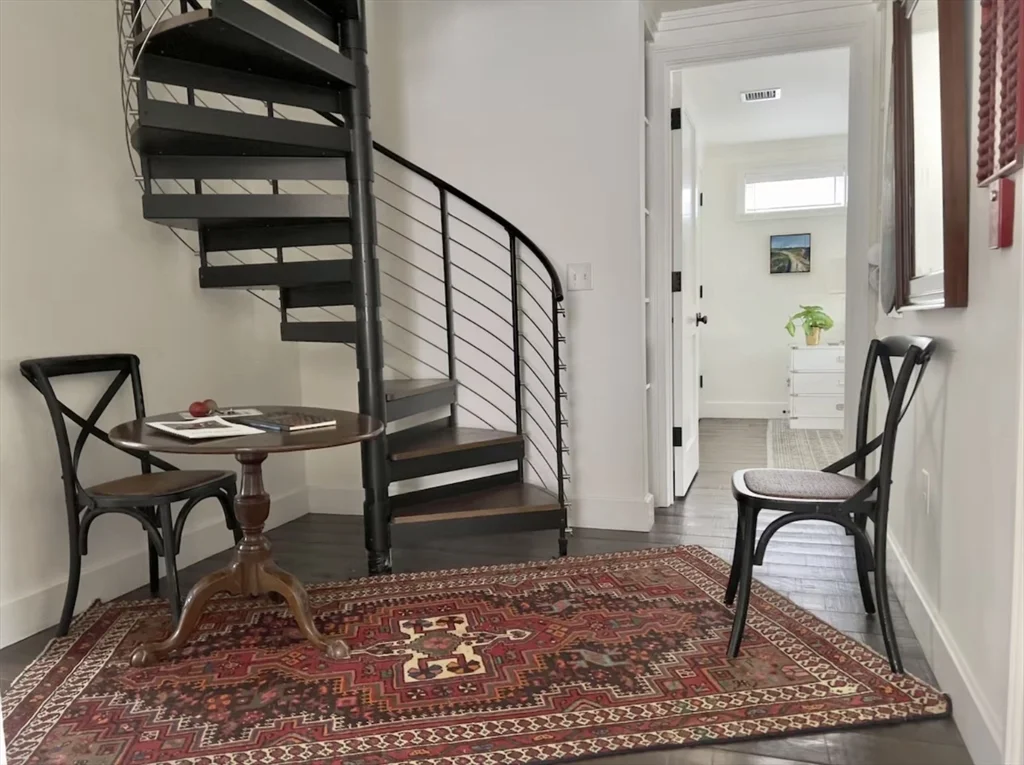 3 bed, 2 bath apartment for rent at 25 Broad St, Nantucket — photo 11 of 37