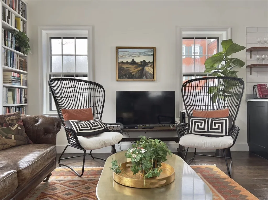 3 bed, 2 bath apartment for rent at 25 Broad St, Nantucket — photo 7 of 37