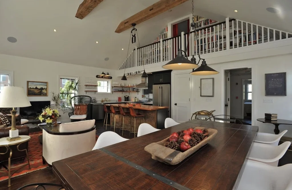 3 bed, 2 bath apartment for rent at 25 Broad St, Nantucket — photo 26 of 37
