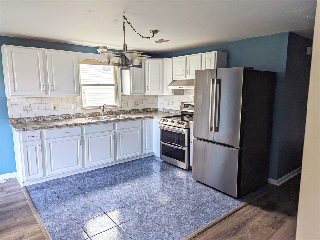 3 bed, 1 bath apartment for rent at 25 Brodeur Ave Unit 1, Webster — photo 15 of 42