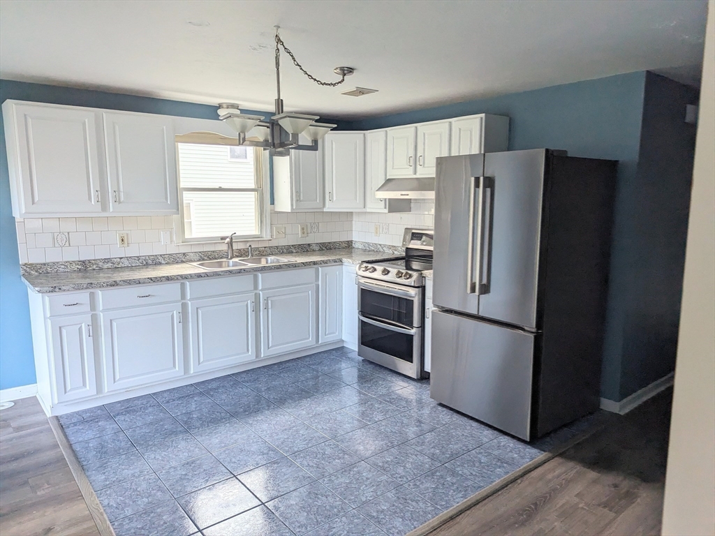 3 bed, 1 bath apartment for rent at 25 Brodeur Ave Unit 1, Webster — photo 12 of 42