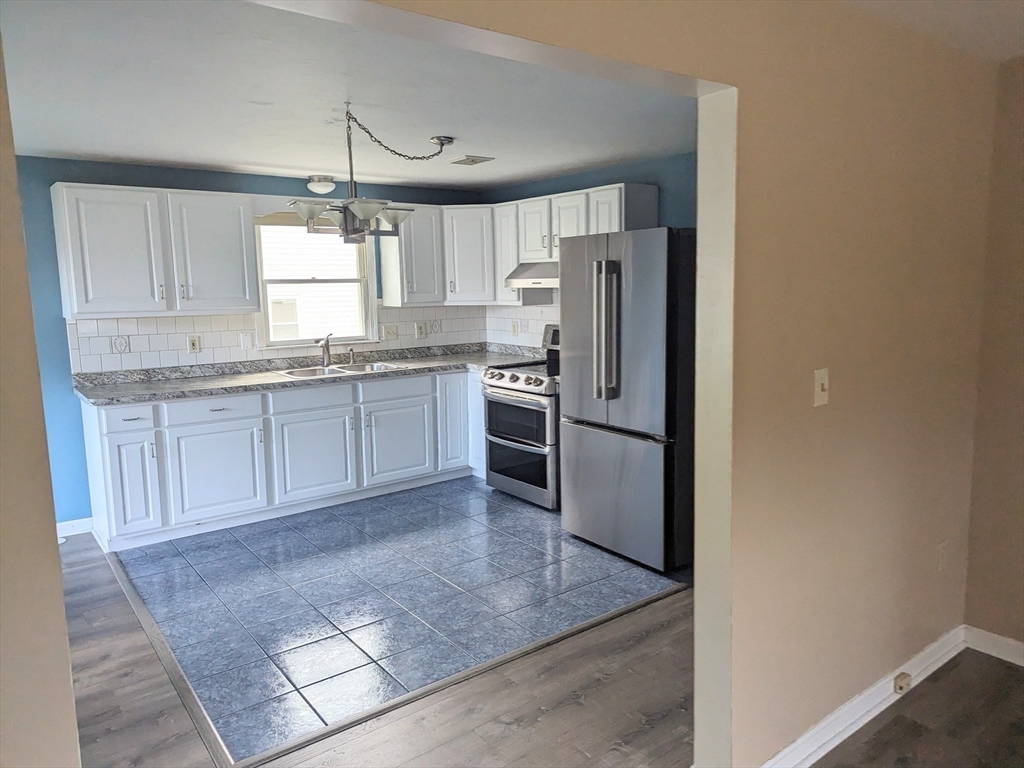 3 bed, 1 bath apartment for rent at 25 Brodeur Ave Unit 1, Webster — photo 23 of 42