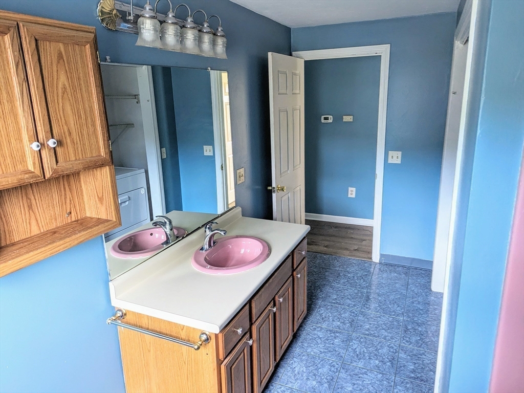 3 bed, 1 bath apartment for rent at 25 Brodeur Ave Unit 1, Webster — photo 33 of 42