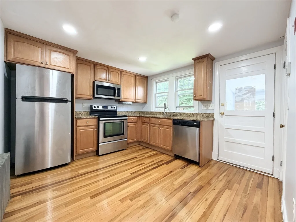 2 bed, 1 bath apartment for rent at 25 Brookside Rd, Braintree